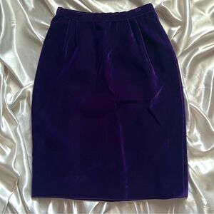 Vintage 1908s Rare Carolina Herrera Deep Purple Velvet Pencil Skirt